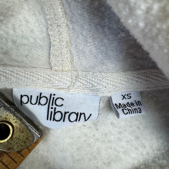 Public‎ Library Cropped Hoodie XS The Hamptons Long Island Striped Purple White - Picture 5 of 10